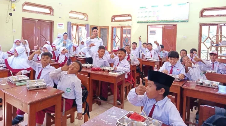 MBG Ramadan di Buleleng, Siswa Antusias Minta Bukber