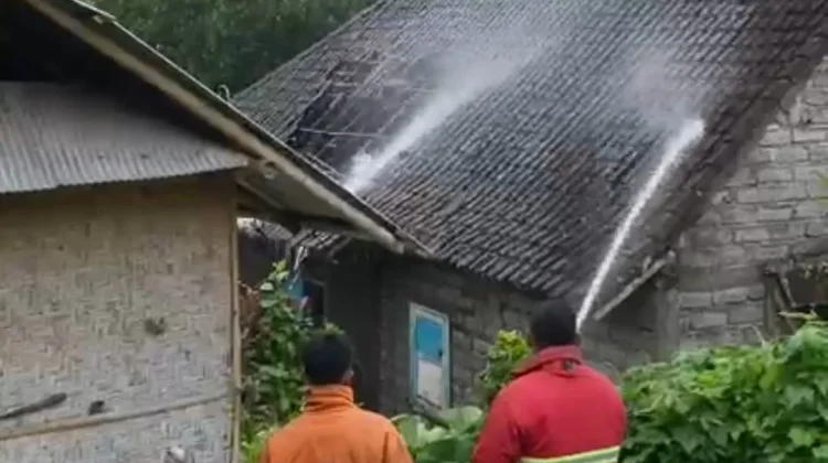 Rumah Warga Berangbang Ludes Terbakar, Kerugian Rp115 Juta