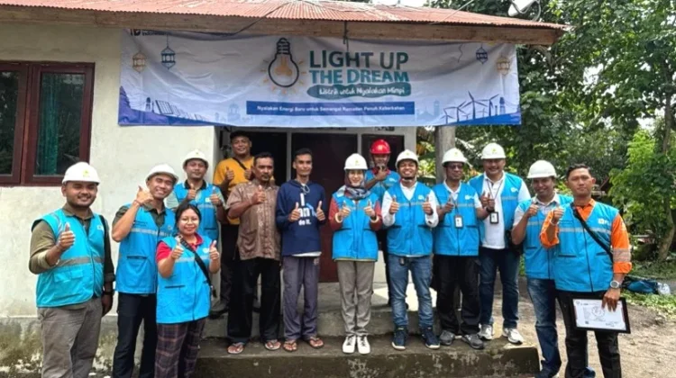 Terang Ramadhan untuk Semua, PLN Bali Utara Nyalakan 8 Rumah