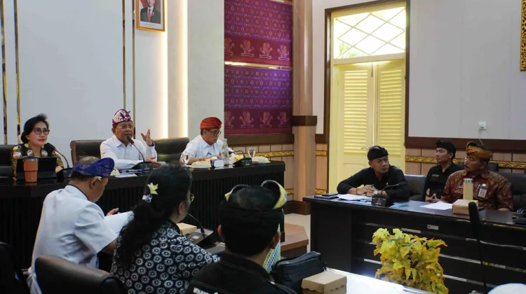 Bupati Sutjidra Ajak Dunia Usaha Bergotong Royong Bantu Korban Terdampak Bencana