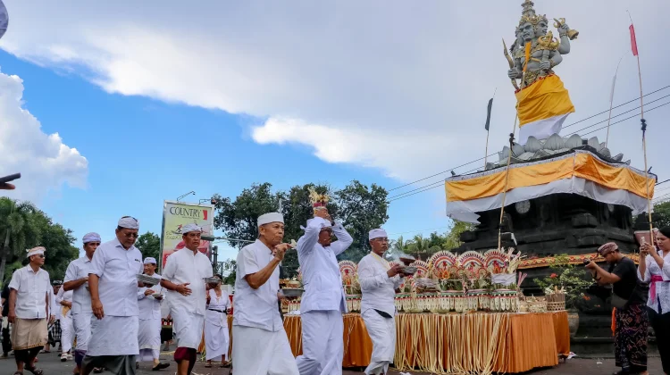 Ikuti Rangkaian Upacara Mapepada, Bupati Ajak Umat Hindu Maknai Catur Brata