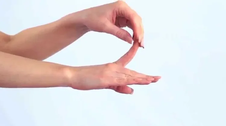Finger Stretch Efektif Atasi Pegal Jari Tangan