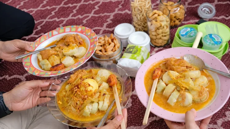 Opor Ayam Lebaran, Tradisi Hangat dengan Jejak Sejarah Panjang