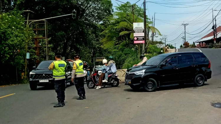 Polisi Amankan Arus Balik dan Wisatawan di Kawasan Wanagiri
