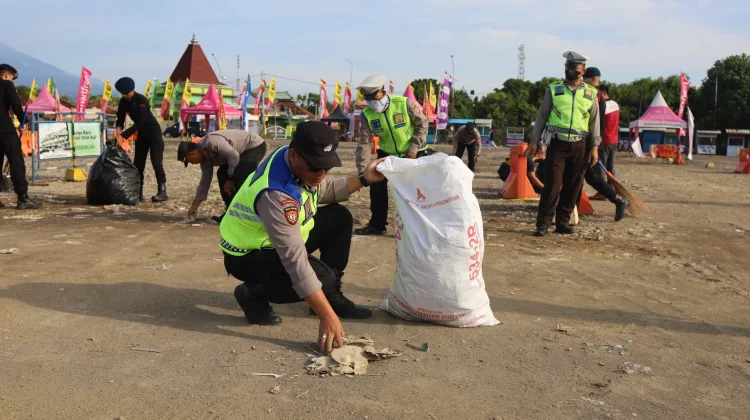 Polres Jembrana Gelar Apel dan Kerja Bakti di Gilimanuk