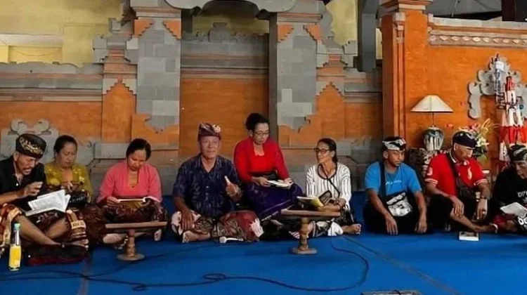 Menjaga Bahasa Ibu di Rumah Sendiri