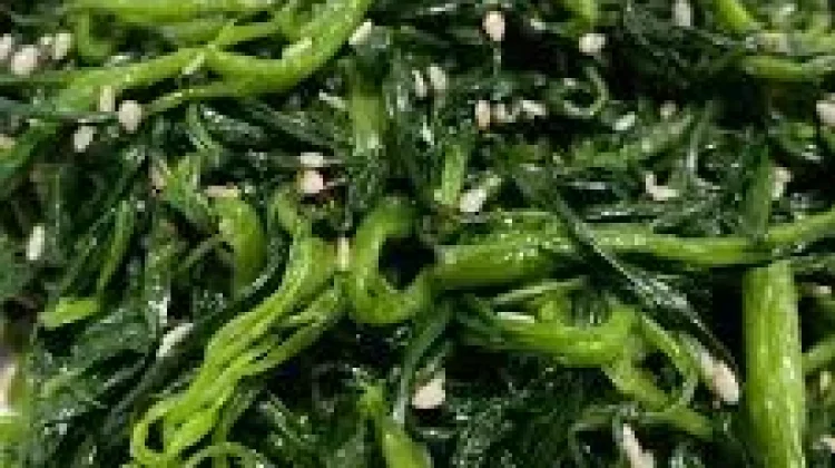 Sayur Gonda: Kuliner Khas Bali yang Unik, Segar, dan Bikin Ketagihan