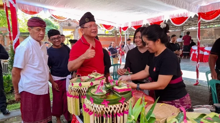 Lomba Ngelawar Jadi Ajang Pelestarian Kuliner di HUT ke-422 Singaraja