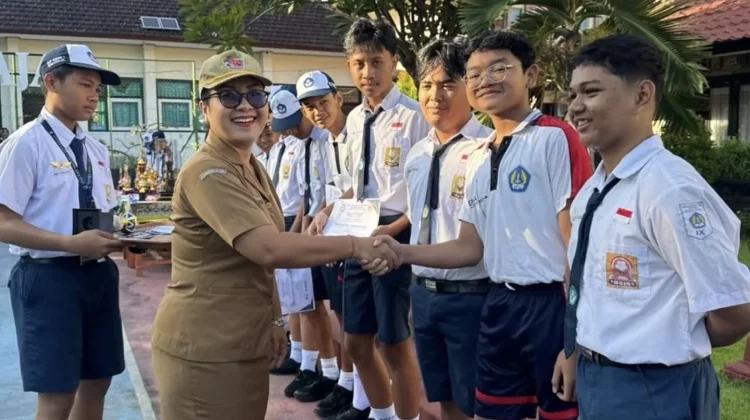 Upacara Bendera Spensaraja, Momen Apresiasi Siswa Berprestasi