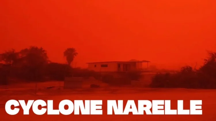 Langit Merah Darah di Australia akibat Siklon Narelle
