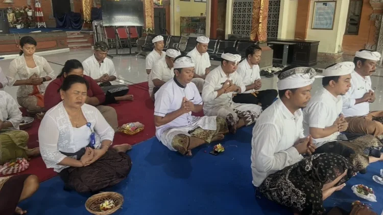 Purnama Kedasa, Sucikan Diri Jasmani Rohani