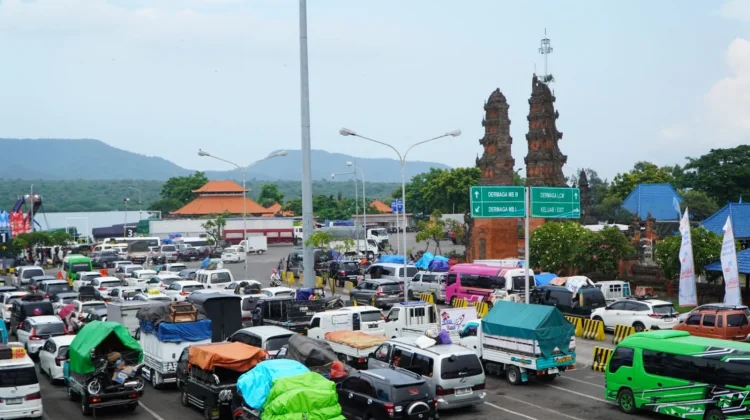 Lonjakan Penumpang Gilimanuk–Ketapang "Long Weekend" Libur Paskah