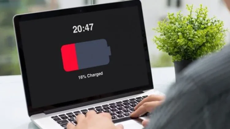 Tips Menghemat Daya Baterai Laptop saat Harus Bekerja di Luar Ruangan