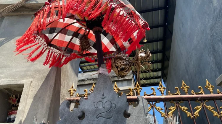 Orti Simbol Komunikasi dalam Upakara di Bali