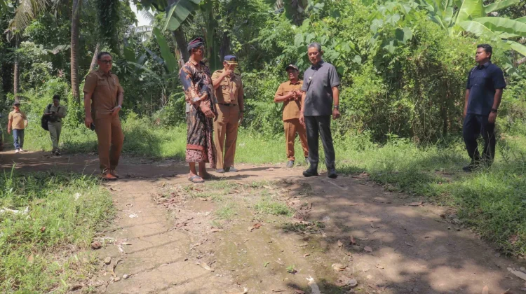 Tinjau Desa Bila, Wabup Pastikan Jalan Dusun Perigi Segera Diaspal