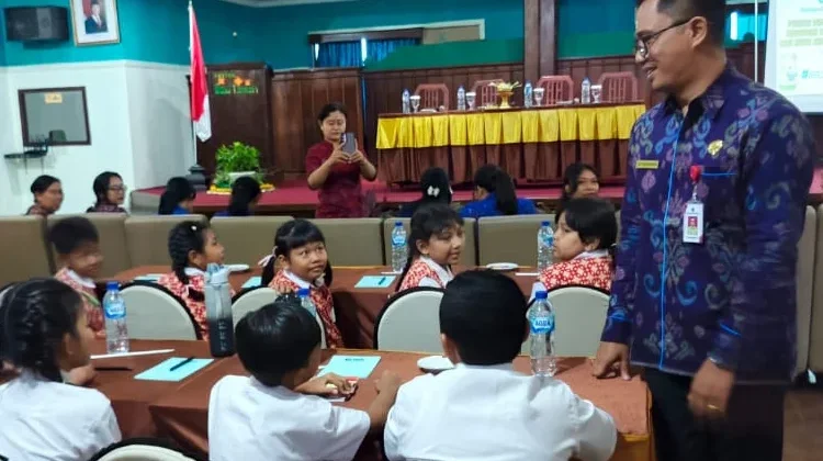 Bimtek Cerdas Mengulas Buku, Perkuat Karakter Melalui Literasi