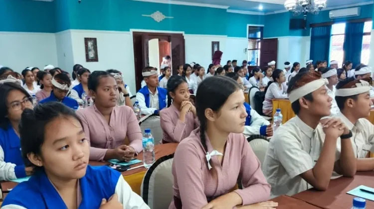 Bimtek Literasi Digelar, Siswa SMP Buleleng Dilatih Membaca Cepat