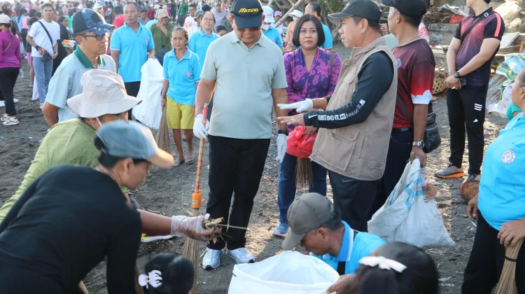 Aksi Bersih Pantai Kubujati, Pemkab Buleleng Dorong Kesadaran Pengelolaan Sampah