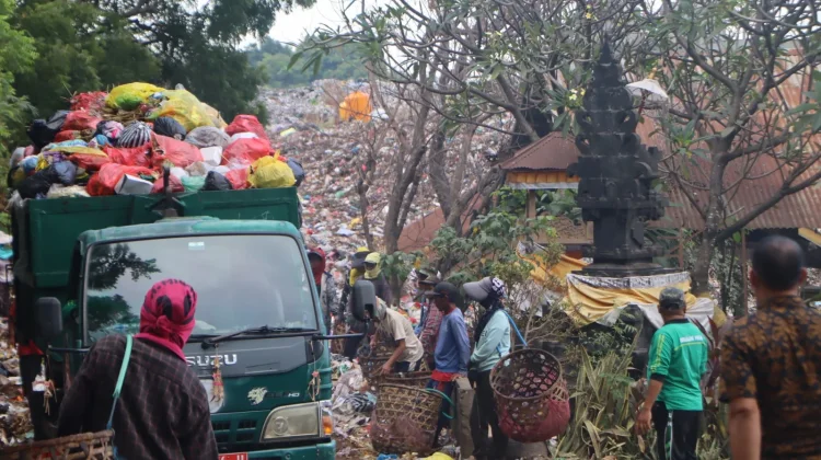 Kurangi Beban TPA Bengkala, Pengangkutan Sampah Terapkan Ganjil Genap