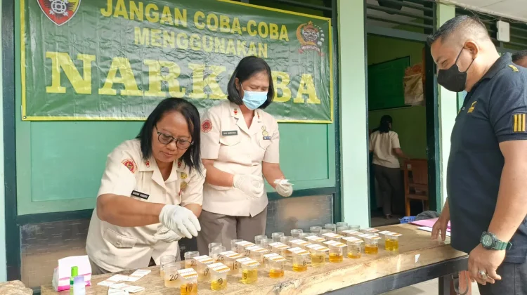 Kodim 1617/Jembrana Tes Urine 38 Personel, Cegah Narkoba