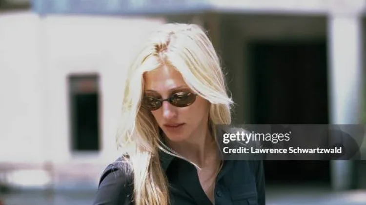 Perjalanan Karier Carolyn Bessette hingga Jadi Ikon Minimalisme Fashion Amerika