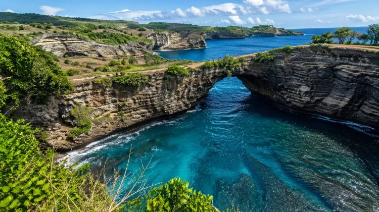 Broken Beach Nusa Penida, Surga Alam dengan Pesona Unik