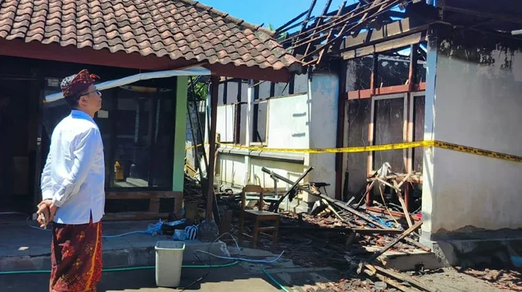 Mess Sekolah Terbakar, Disdikpora Buleleng Alihkan Pembelanjaran