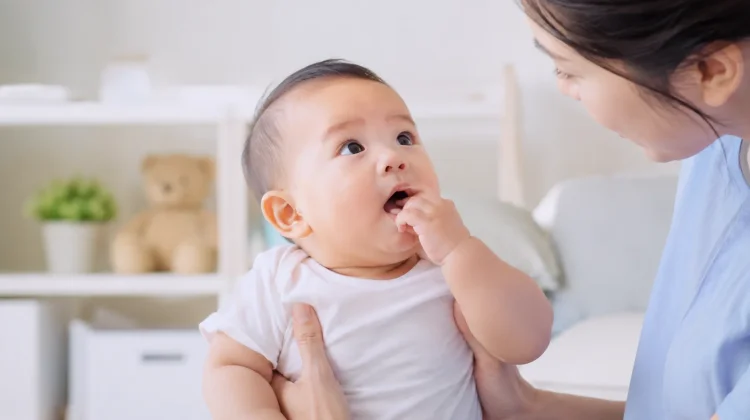 Bayi Belum Tumbuh Gigi? Tenang, Orang Tua Tidak Perlu Terlalu Khawatir!