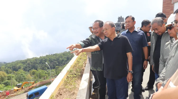 Tinjau Turyapada, Koster Targetkan Proyek Gondola Rampung November 2026