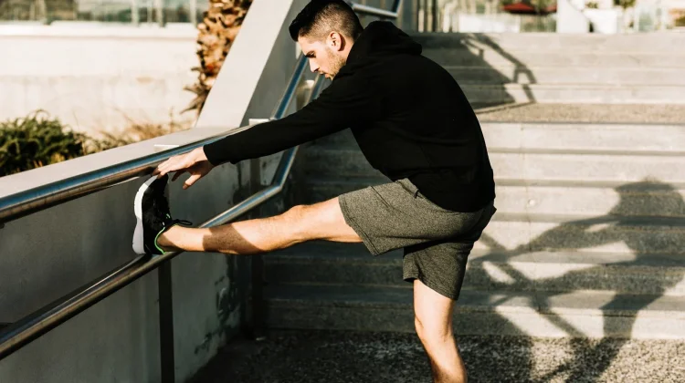 Tips Melatih Kelenturan Tubuh lewat Gerakan Stretching Dinamis