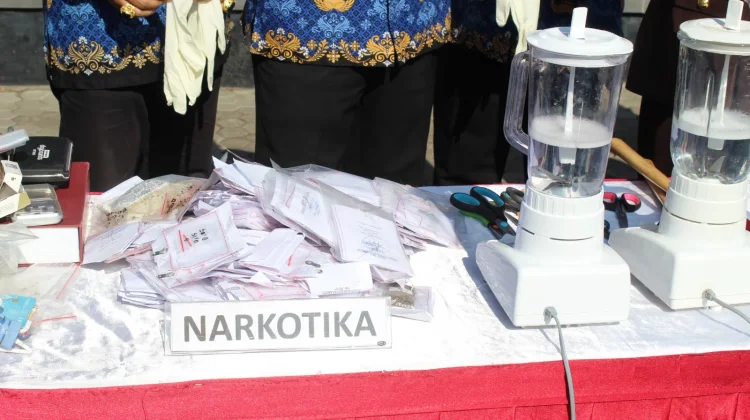 Kejari Buleleng Musnahkan Barang Bukti 71 Perkara Incracht