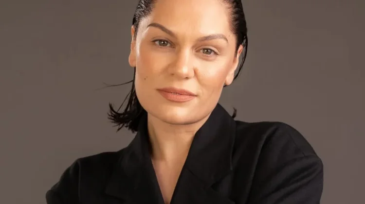 Kabar Jessie J Bebas Kanker Banjiri Dukungan dan Haru dari Penggemar