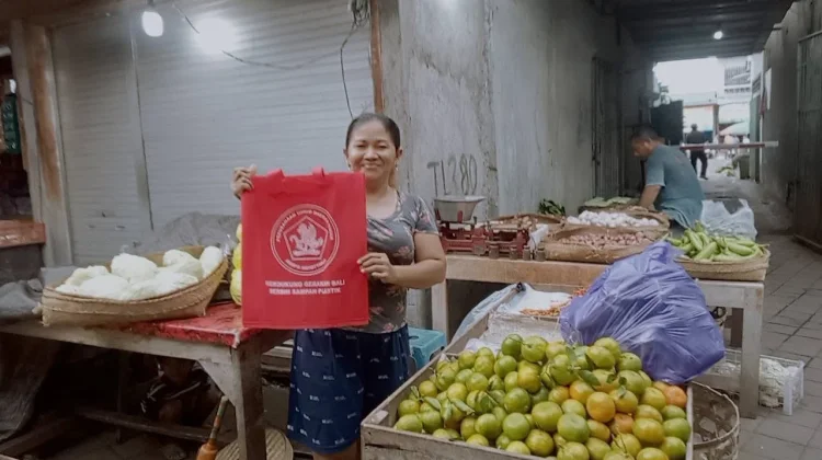 Perumda Pasar Buleleng Gencarkan Pasar Bersih dan Kurangi Plastik