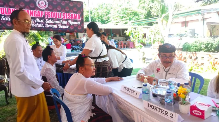 Puskor Hindunesia Buleleng Gelar Layanan Kesehatan Gratis Bagi Umat