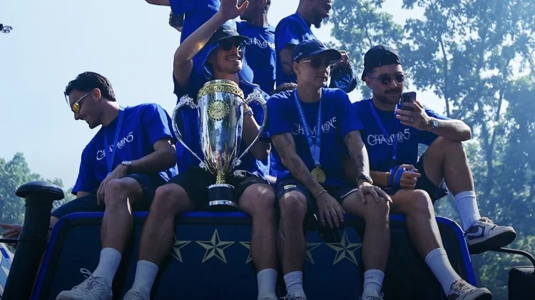 Persib Bandung Resmi Juara, Bobotoh Rayakan Kemenangan Bersejarah