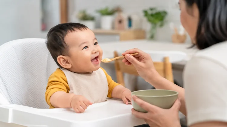 Kenali Responsive Feeding, Cara Tepat Memahami Tanda Lapar dan Kenyang Bayi