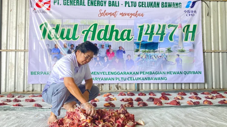 PLTU Celukan Bawang Salurkan 24 Hewan Kurban untuk Warga