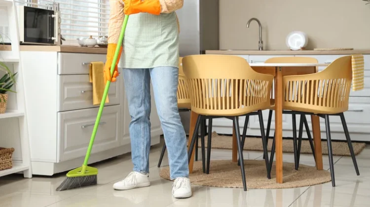 Quick Daily Cleaning Jadi Tren Rumah Tetap Bersih Praktis