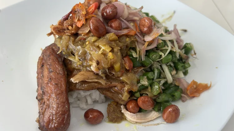 Nasi Ayam Guling: Kuliner Kaya Rempah Menggugah Selera