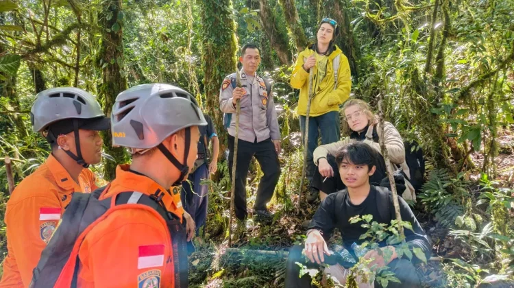 Tiga Pendaki Tersesat di Gunung Batukaru Berhasil Dievakuasi