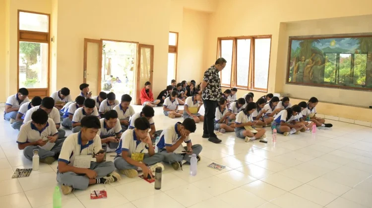 KPU Buleleng Tanamkan Kesadaran Demokrasi kepada Pemilih Muda