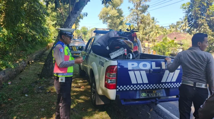 Senggolan Motor Sebabkan Penumpang Tewas Terlindas Truk