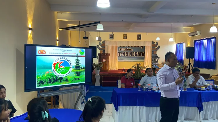 Polres Jembrana Edukasi Pelajar SMK TP 45 Negara tentang Bahaya Narkoba