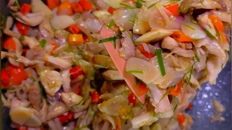 Resep Rumahan Ayam Suwir Sambal Matah, Pedas Segar dan Mudah Dibuat