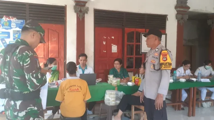 Bhabinkamtibmas dan Babinsa Dampingi Posyandu di Pergung, Dukung Program MBG