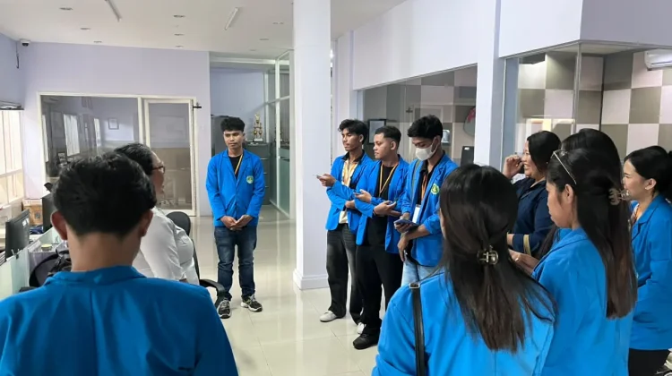 RRI Singaraja Jadi Ruang Belajar Industri Penyiaran bagi Mahasiswa Komunikasi