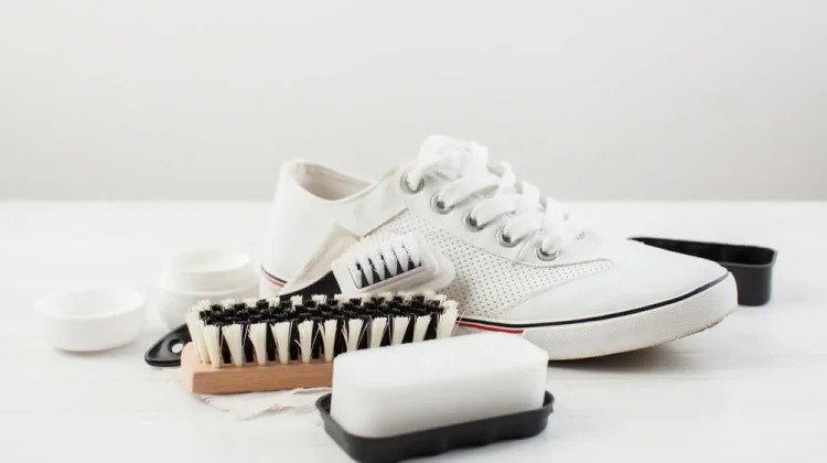 Tips Merawat Sepatu Sneakers Tetap Awet dan Kinclong tanpa Harus ke Laundry