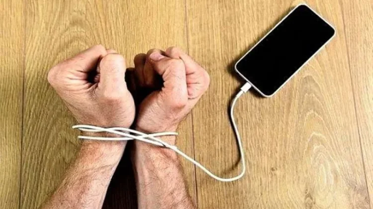 Cara Mengatasi 'Nomophobia', Ketakutan Berlebih saat Jauh dari Ponsel