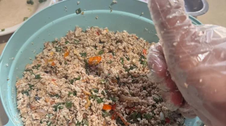 Mengenal Ragam Jenis Lawar, Kuliner Tradisional Bali yang Kaya Cita Rasa