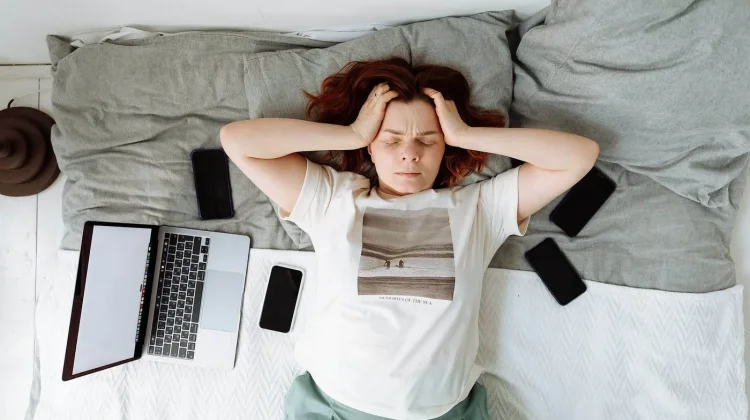 Mengenal Fenomena 'Social Media Fatigue' dan Dampaknya Bagi Kesihatan